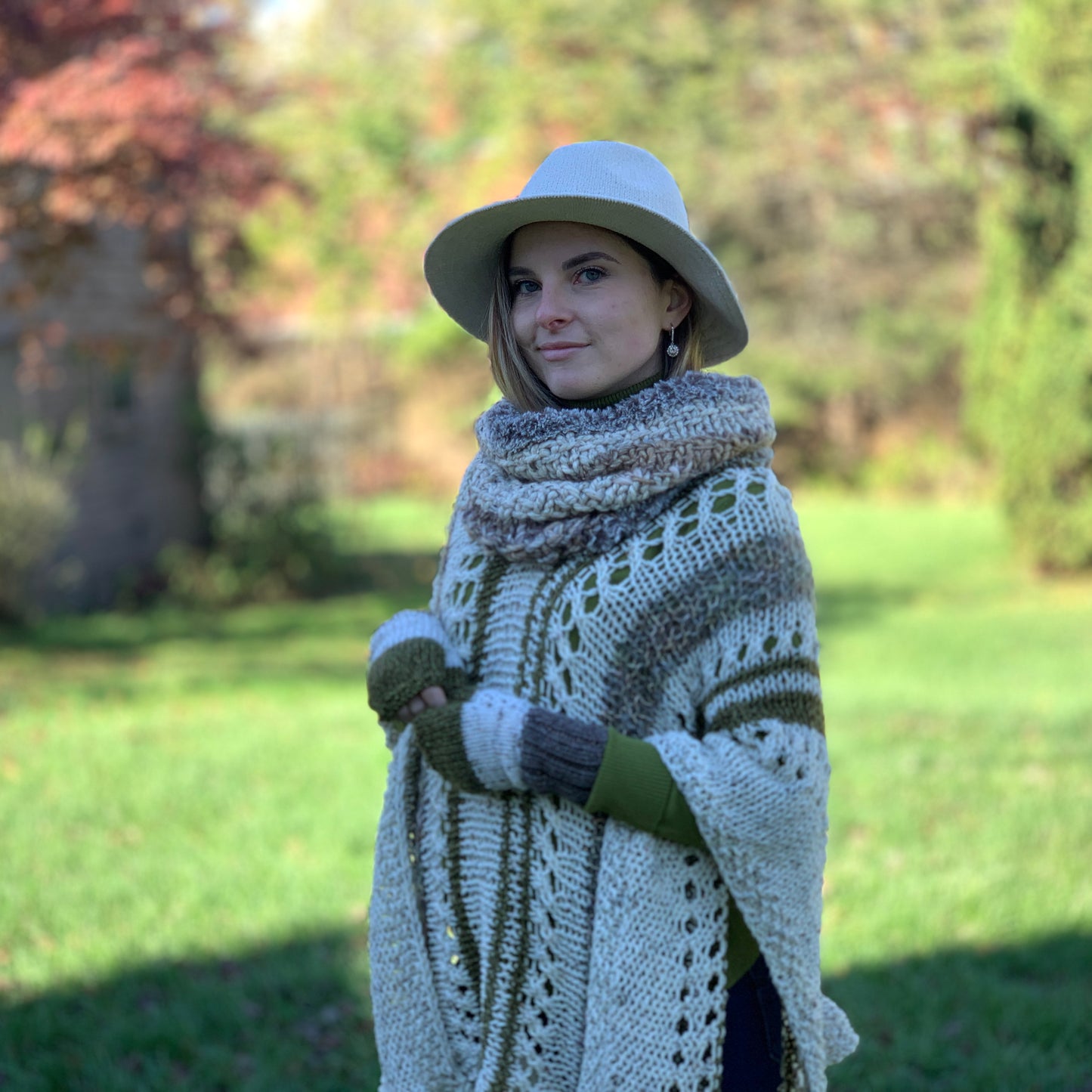 Poncho Hand Knit in Ivory Tweed & Green